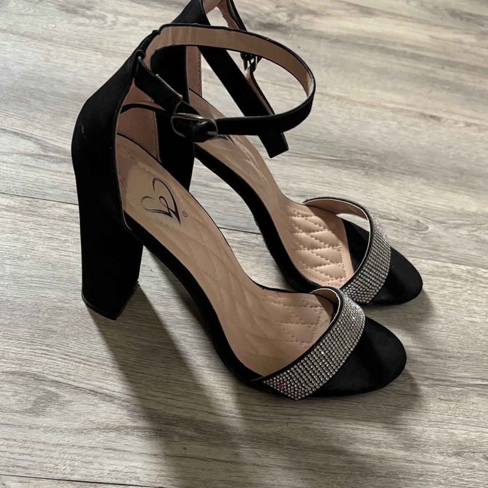 Windsor Elegant Black Heels with Sparkling Accents - Picture 3 of 7